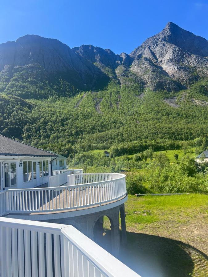 Апарт отель Senja Living Stonglandseidet Экстерьер фото