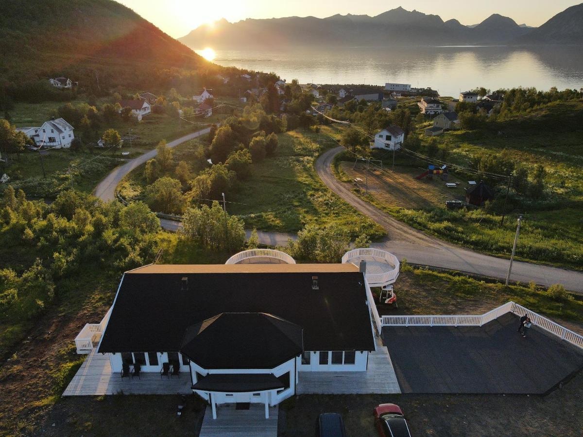 Апарт отель Senja Living Stonglandseidet Экстерьер фото